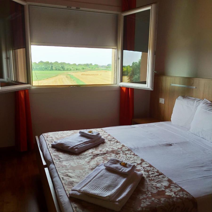 Al Cavaliere Villa Pordenone Szoba fotó